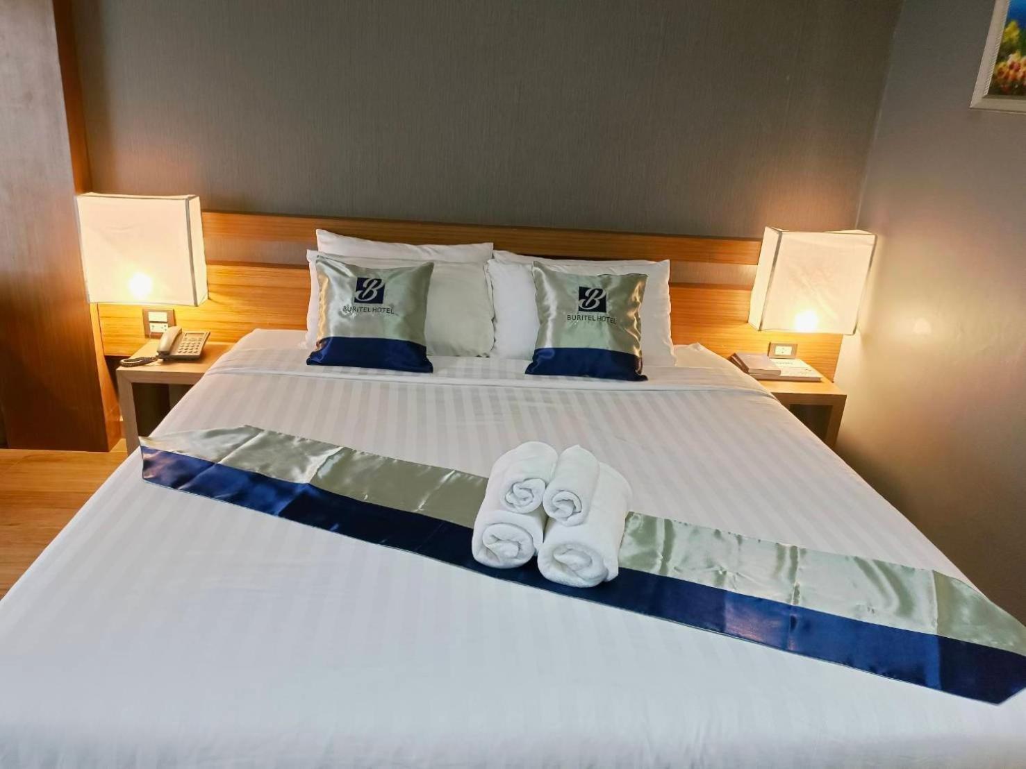 Buritel Hotel Buri Ram Quarto foto